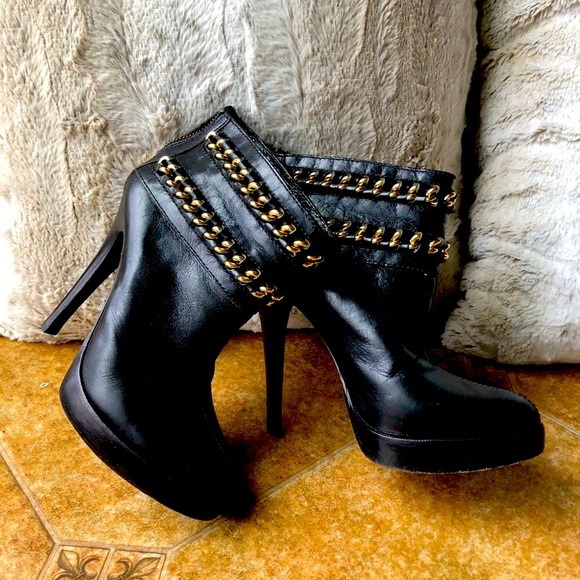 Tory Burch Shoes - Tory Burch black leather ankle booties